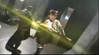 操られた生徒に襲われる変身前の魔法皇女アイ!(なつめ愛莉)_キャプチャ画像_01